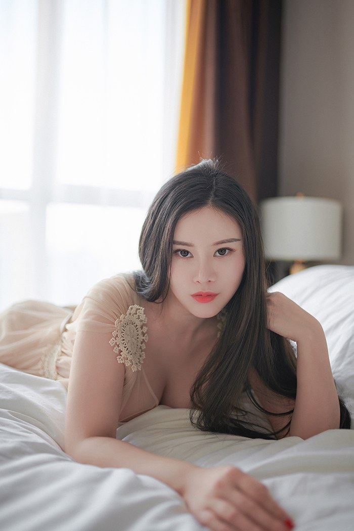 巨乳熟女戴渃欣轻纱薄裙朦胧美诱惑(图31)