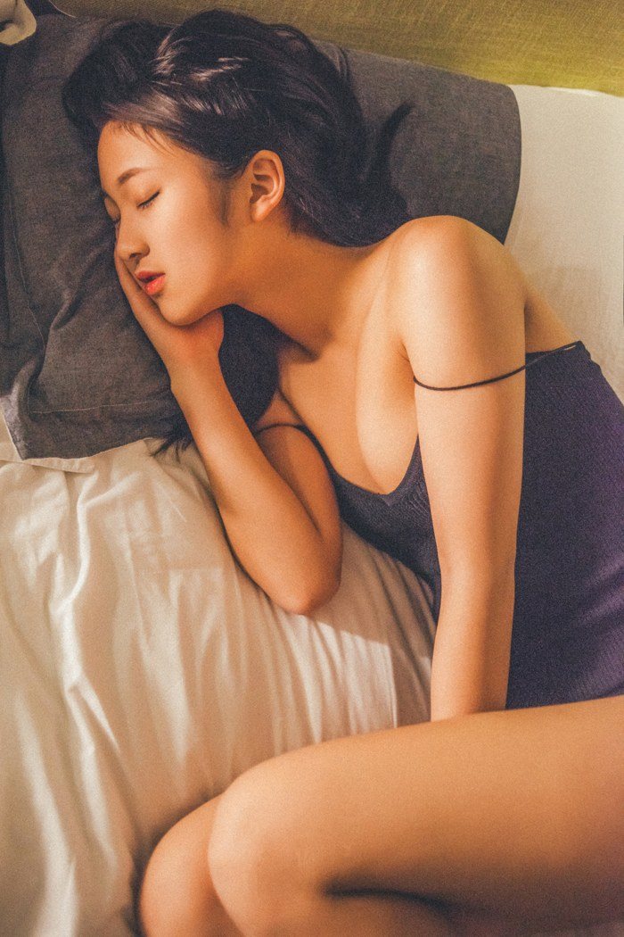 美女主播肉肉性感私房照撩人十足(图2)