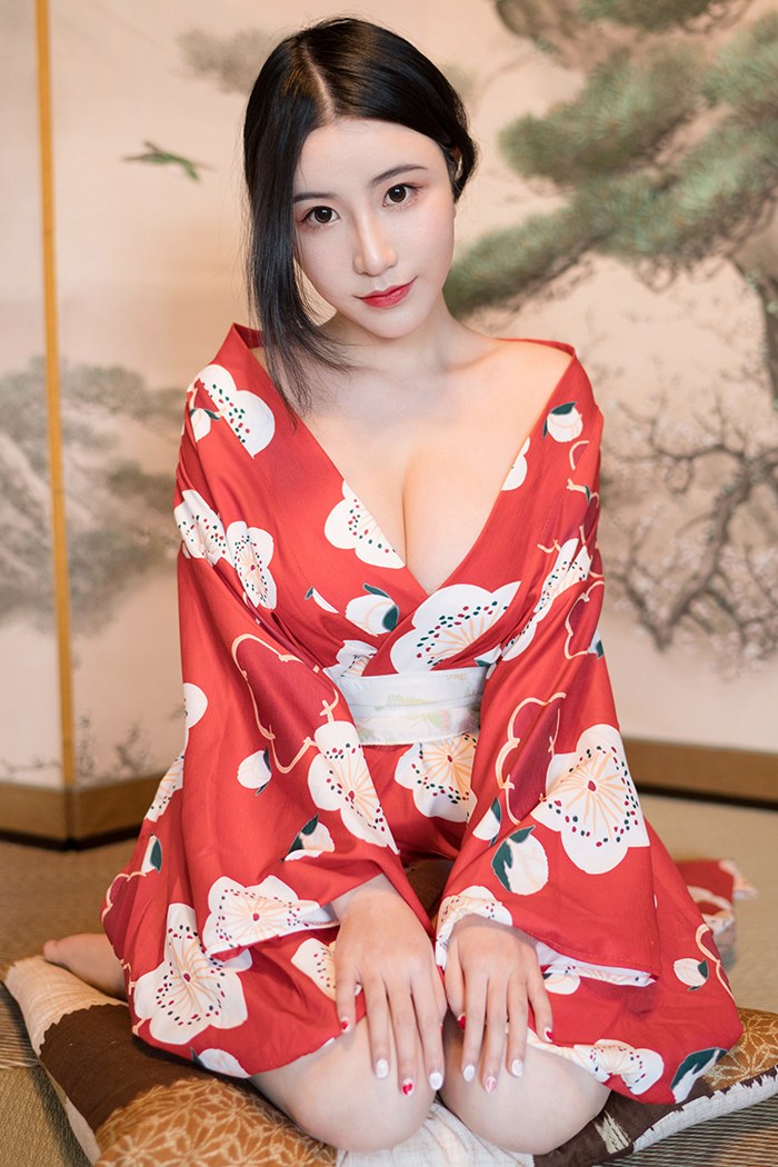 寂寞少妇谢芷馨艳丽和服秀白嫩巨乳(图1)