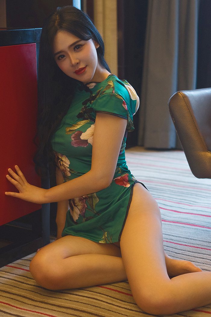 翘臀美女刘钰儿乳香袭人十足女王范(图35)