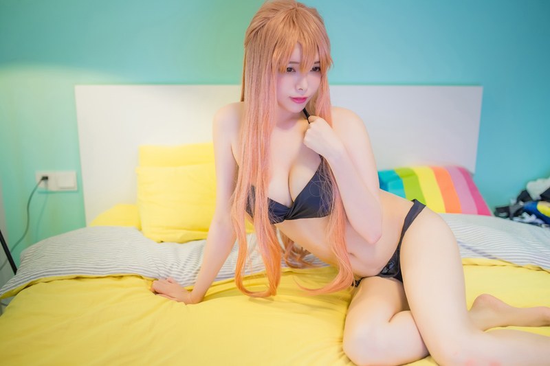 性感尤物夏小秋cosplay秀白嫩豪乳(图40)